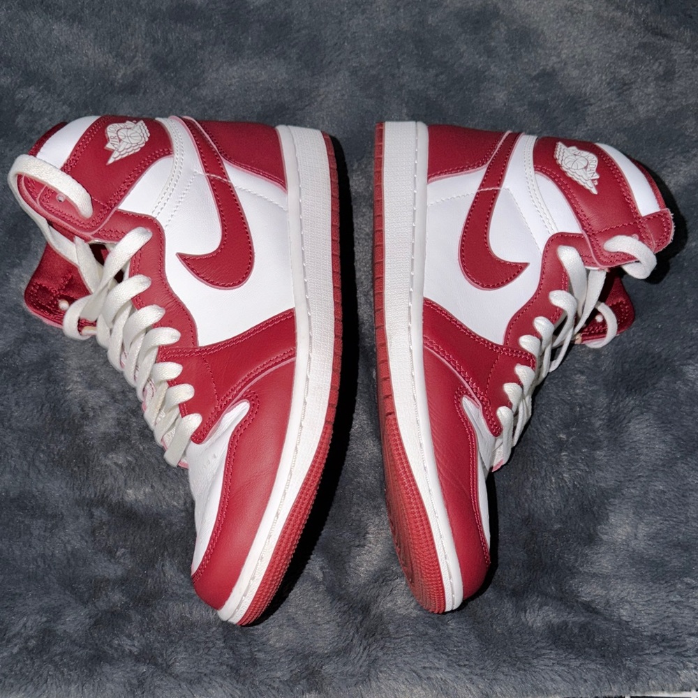 Nike Air Jordan Retro 1 High-Top - Picture 7 of 7